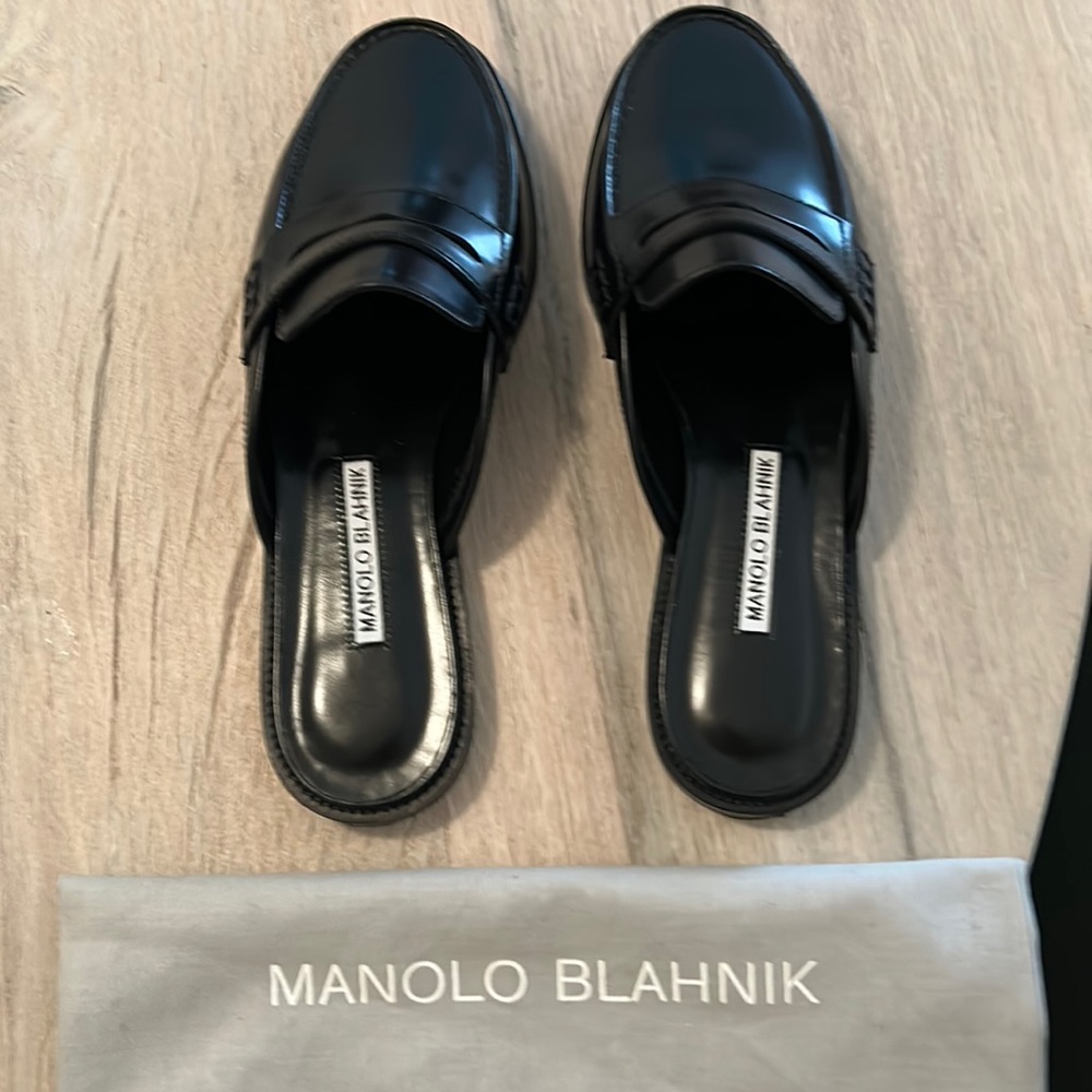 New Manolo Blahnik Leather slippers